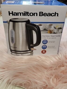 Brand New HAMILTON BEACH STAINLESS STEEL ELECTRIC KETTLE